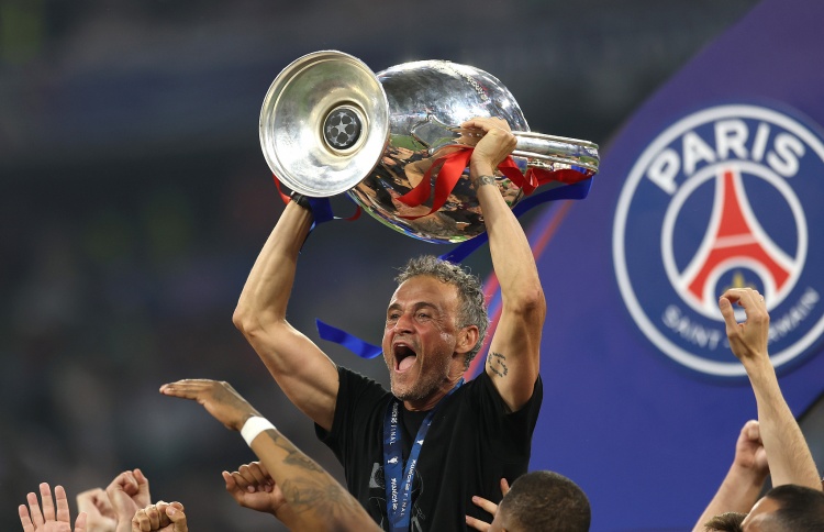 半岛体育-迪卡尼奥：意甲球队在欧冠更落后，巴黎皇马巴萨拜仁英超球队领先