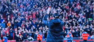 半岛·BOB官方网站-克洛普急死了！鼓掌太用力，婚戒掉草皮里找不到了！